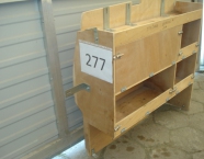 Nr. 277<br />
Półka uniwersalna sklejka. Dedykowana do renault kangoo<br />
Wymiary:<br />
Dł...